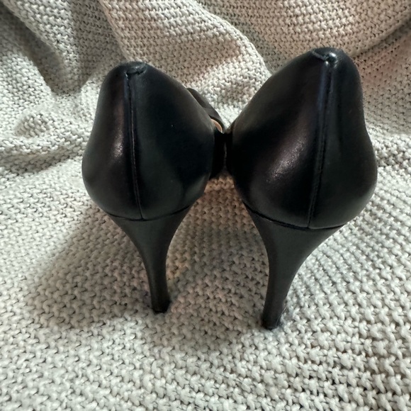 Cole Haan‎ Grand. 0S Black Heels, Size 8.5 - Picture 3 of 4